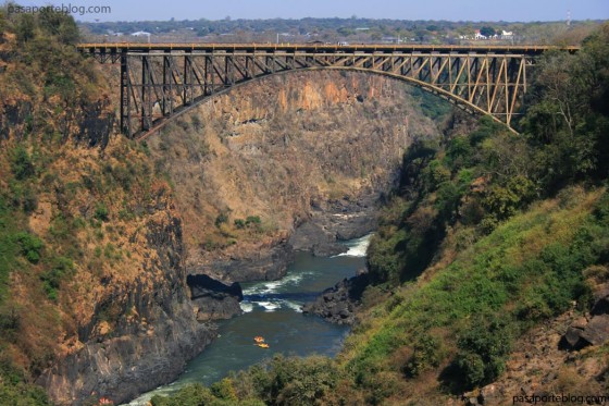puente cataratas victoria zimbawe zambia puenting rafting en africa